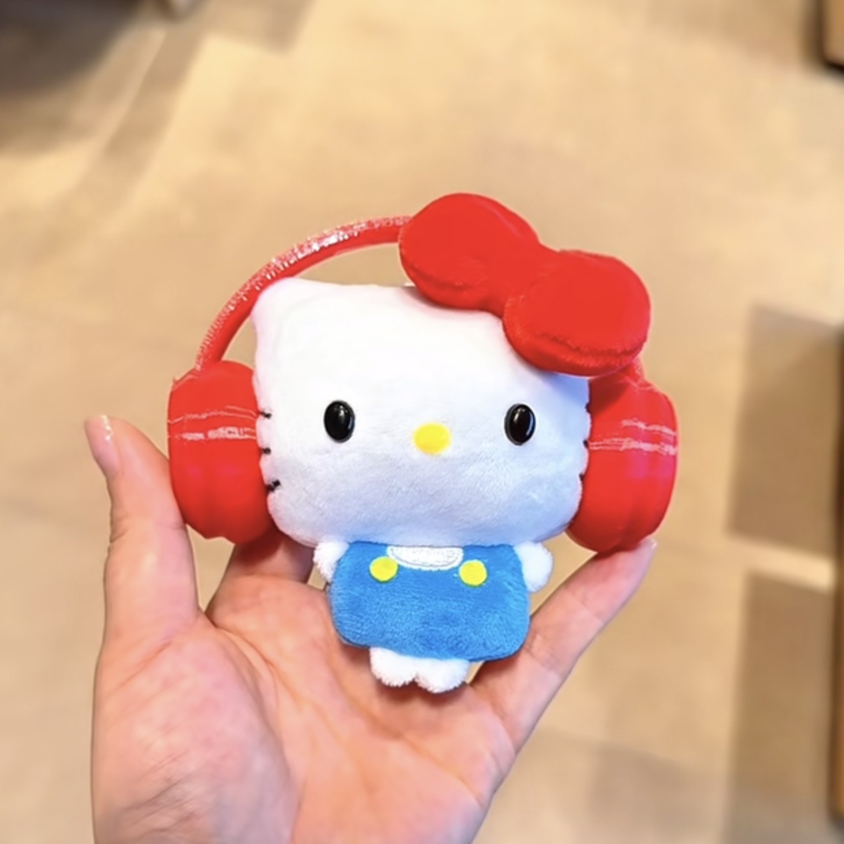 Kids Toys Resale - Chaveiro de Pelúcia Hello Kitty com